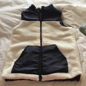 Boys Tommy Bahama navy and cream fleece  Vest with Two-Tone Design sz 10-12.